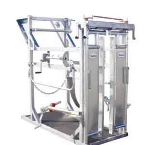 Cage de parage manuelle Satene CCP3000 pour le soin des pieds des vaches laitières